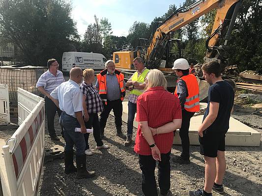 https://www.spd-fraktion-dortmund.de/fileadmin/_processed_/csm_SPD-Ratsfraktion_besucht_Baustelle_am_Kleyer_Weg_d066f61332.jpg
